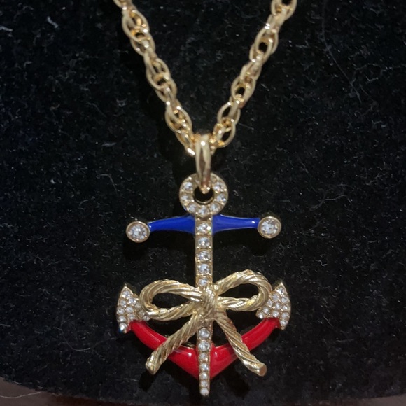 Holiday Lane Earrings. - Picture 4 of 5